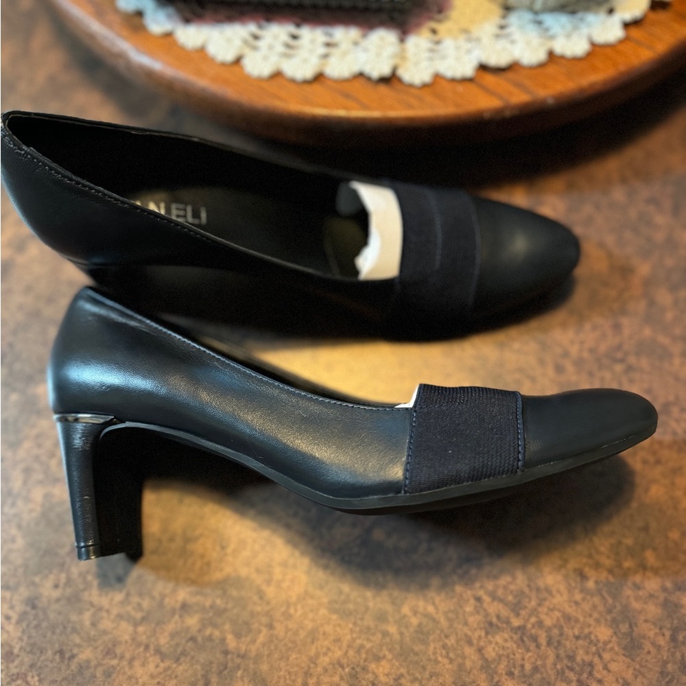 Ladies New Vaneli Dress Shoes Size 7N